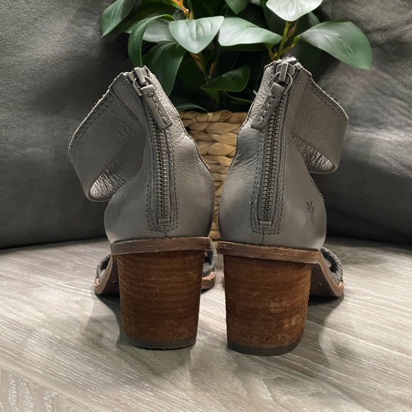 Frye Brielle Back Zip Block Heel Sandals - Picture 5 of 10